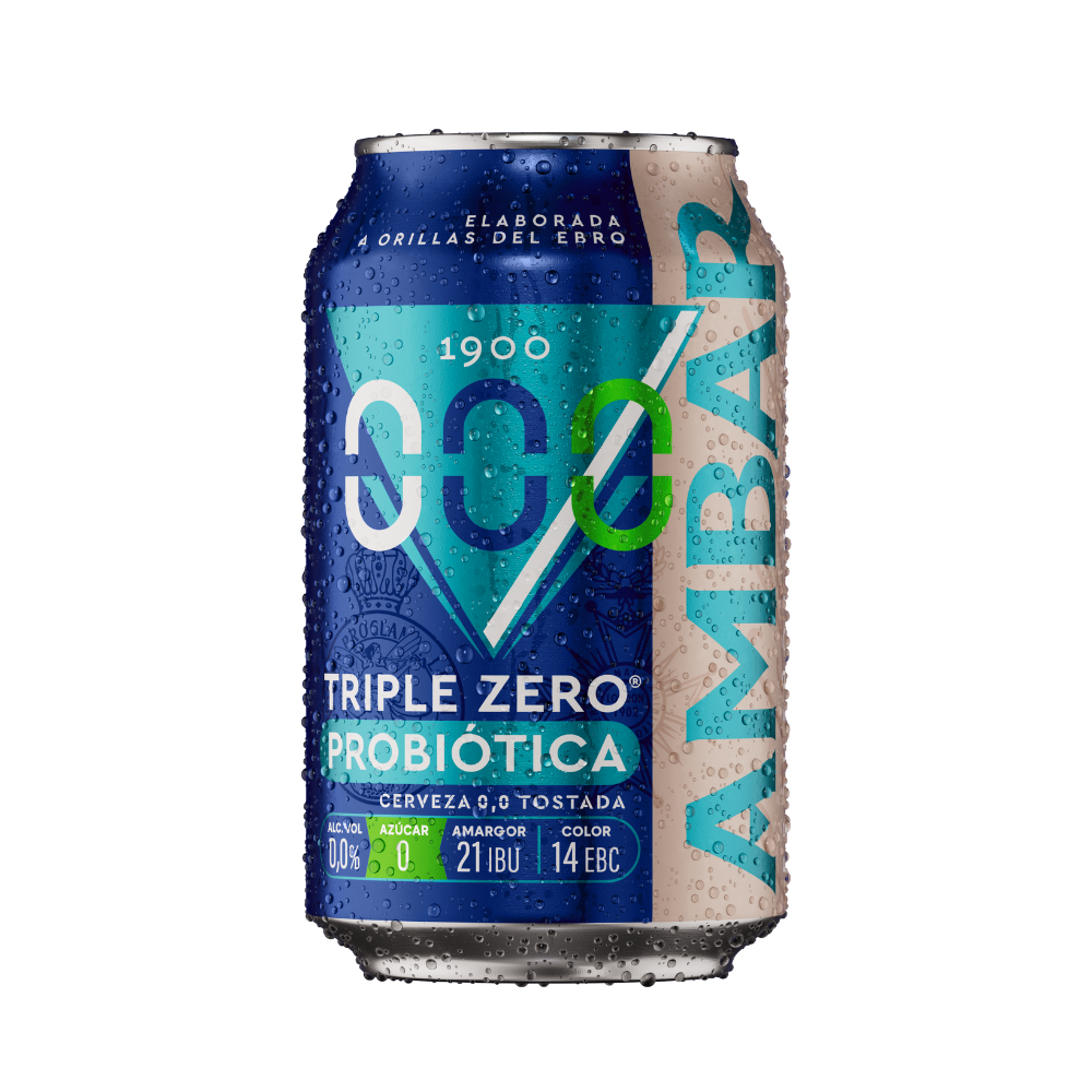 Lata de cerveza Ambar Triple Zero Probiótica muy fría, cubierta de gotas de agua. El diseño combina azul marino, plata y turquesa, destacando en el centro el logo "000", el nombre "TRIPLE ZERO PROBIÓTICA" y "Cerveza 0,0 Tostada". En el lateral aparece el nombre "AMBAR" en vertical en color turquesa, y en la parte inferior se muestra una barra informativa con datos técnicos (Alc. Vol. 0,0%, Azúcar 0, Amargor 21 IBU y Color 14 EBC).